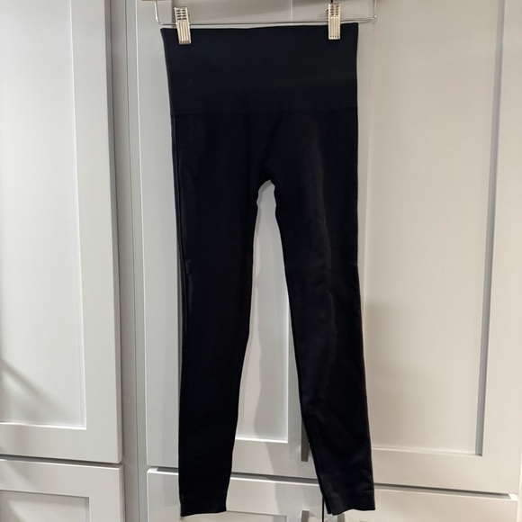 SPANX Women’s XS Black Crop Leggings base layer gorpcore foundation shapewear - Picture 1 of 4